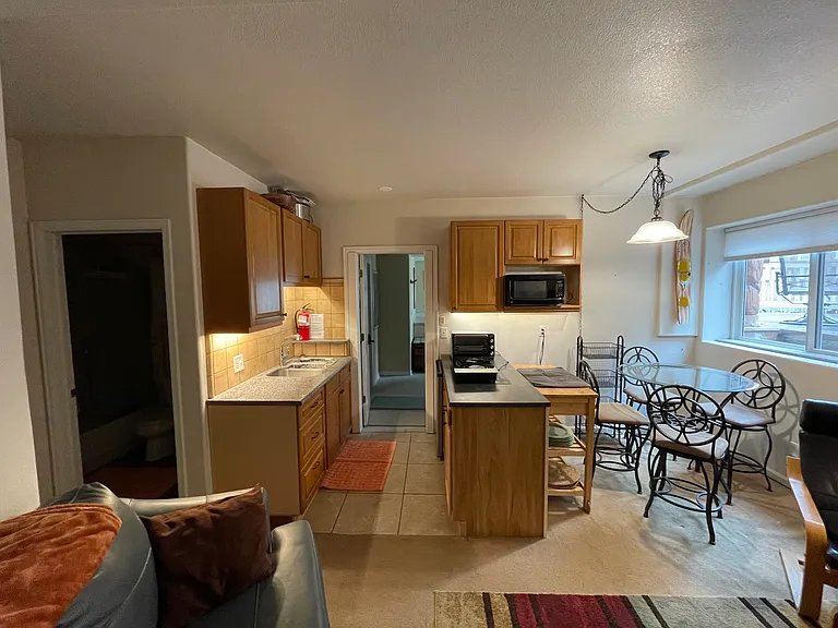4000B Silverheels Dr #B — Photo 2