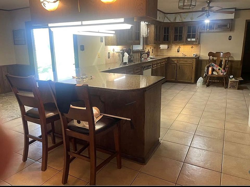 2nd image of 557 County Road 194