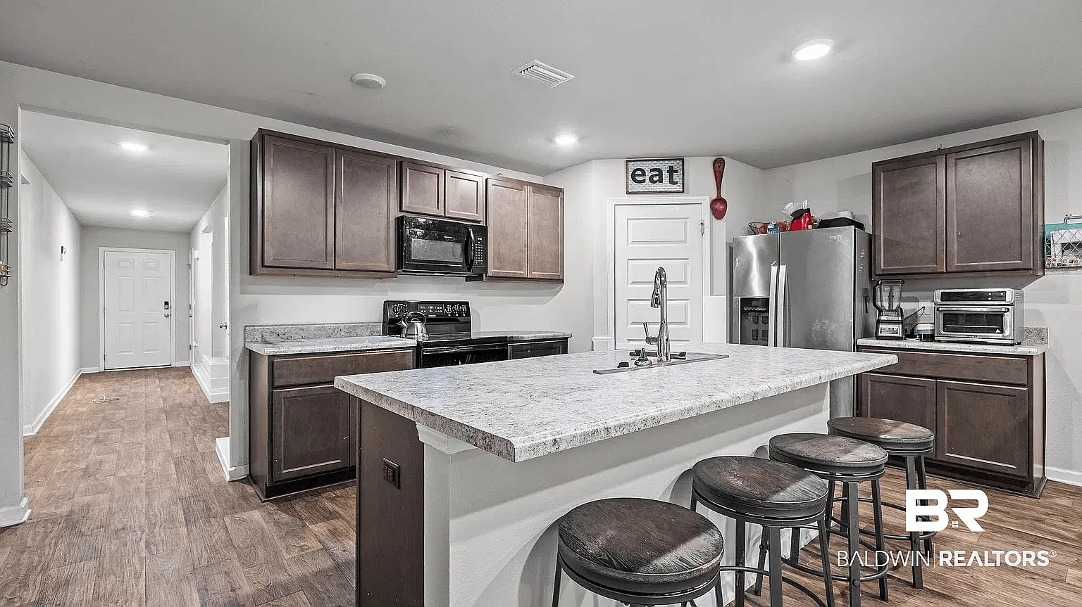 4 bed, 1827 sqft, $2,200 — Photo 4