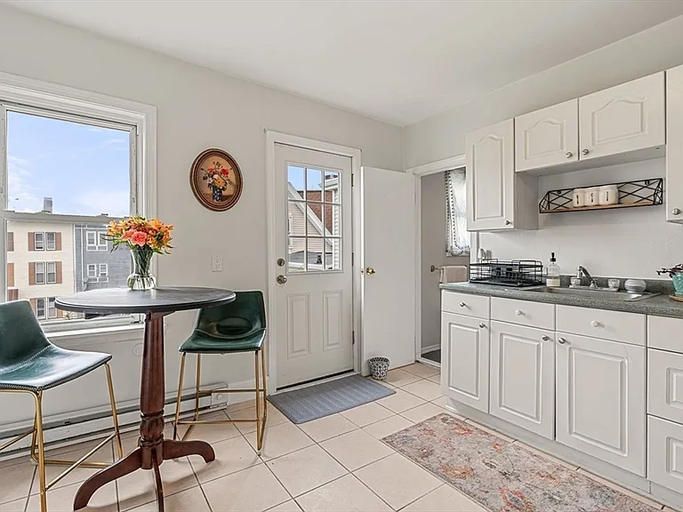 377 Dorchester St #3 — Photo 13
