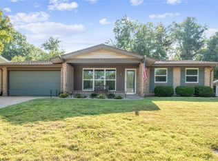 814 Parkfield Ter, Ballwin, MO 63021