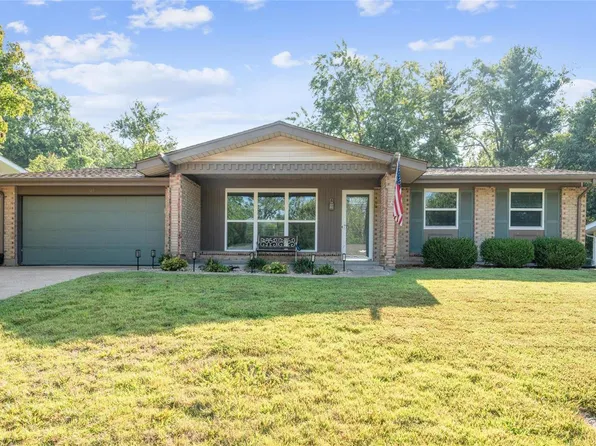 814 Parkfield Ter, Ballwin, MO 63021