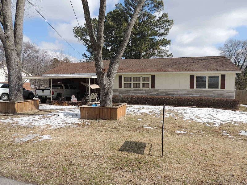 1st image of 104 Wheatley Dr