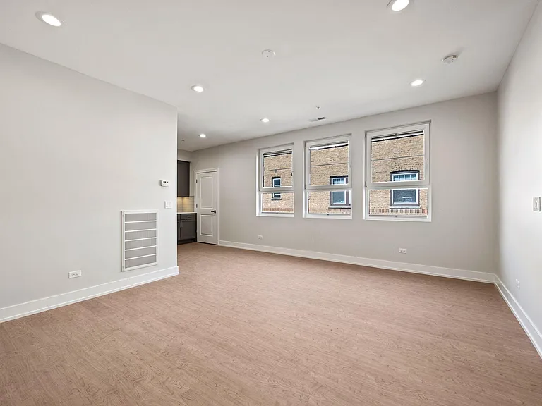 2211 Maple Ave #203 — Photo 26