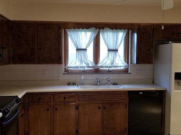 4th image of 3719 Napanee Dr