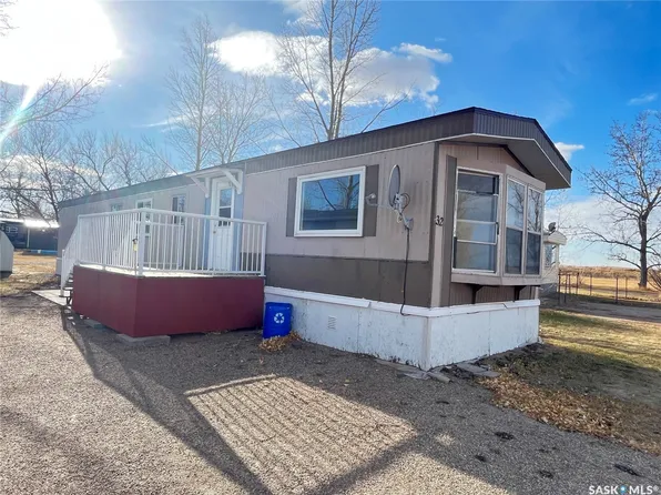 32 Rural Address, Maple Creek, SK S0N 1N0