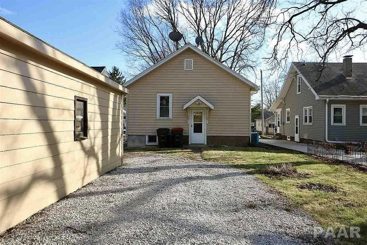 1023 W Hanssler Pl photo 1