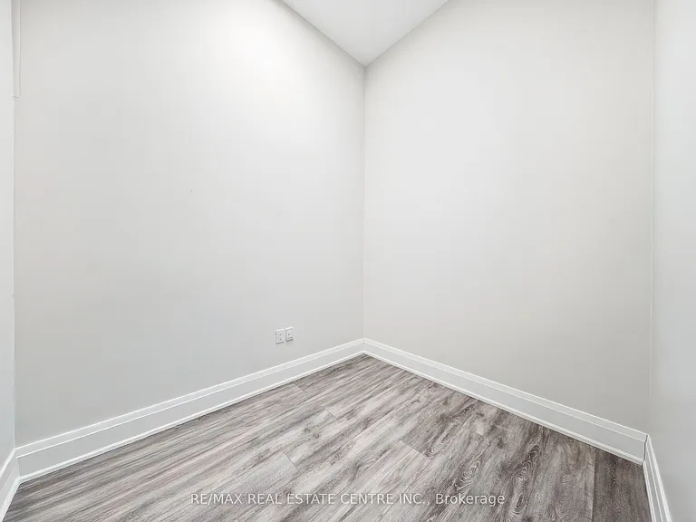 11 Queen St #301 — Photo 21