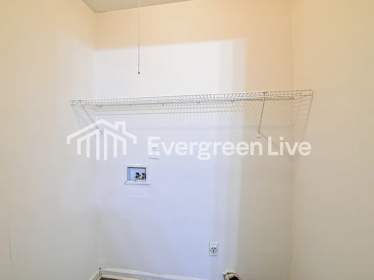 200 Greenlake Dr — Photo 6