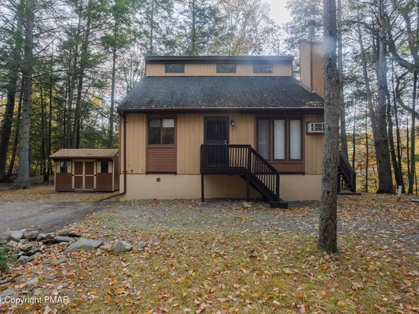 4126 Overlook Ct, East Stroudsburg, PA 18302