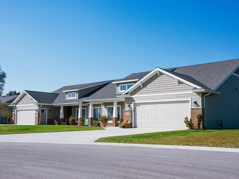 3232 Plum Tree Ln
