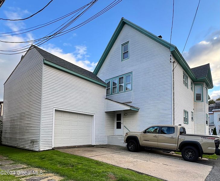 2nd image of 134 Florida  ave Avenue