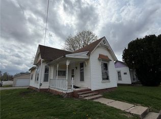 112 E Main St, Oakland, IL