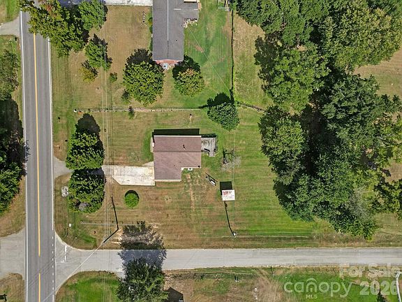 3rd image of 15884 State Highway 200