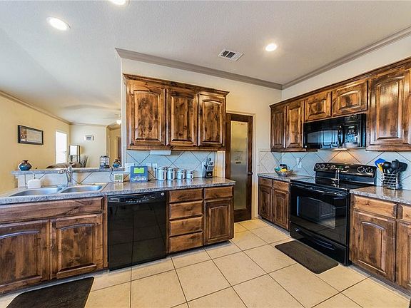 3rd image of 2109 Charmion Ln
