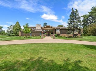 30W010 Smith Rd, West Chicago, IL 60185