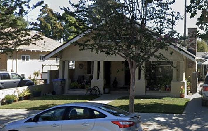 Front duplex, 870 is on the left side. Separate entrance.