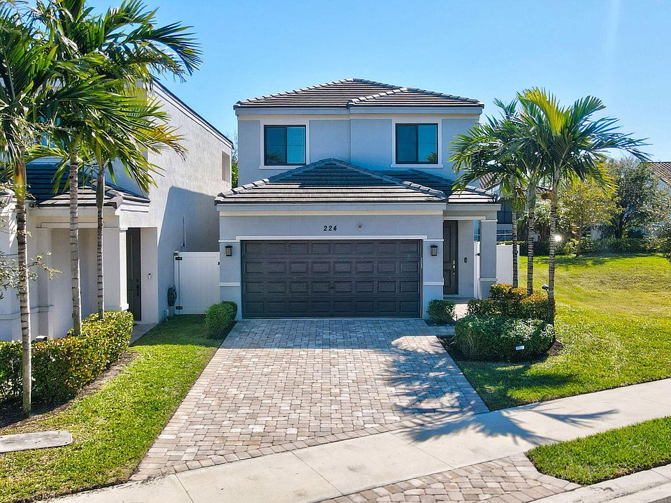 1st image of 224 NW 36th Avenue