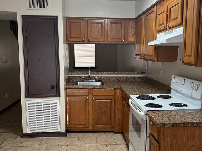 4204 Lac Bienville Dr #C — Photo 2