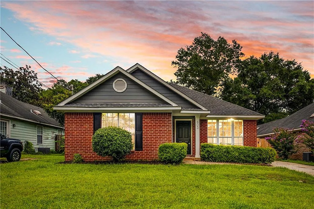 3 bed, 2.0 bath, 1690 sqft, $1,950 — Photo 1