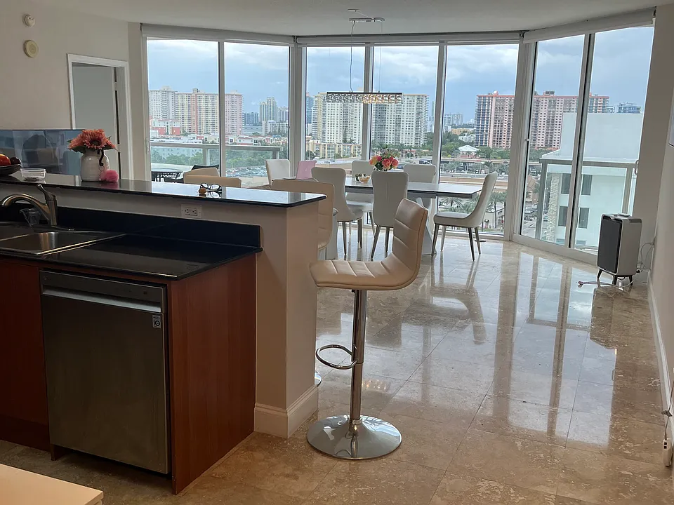 16699 Collins Ave #1207