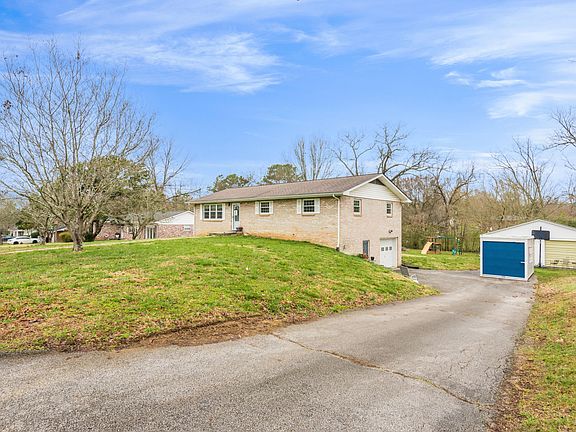 4th image of 6117 Clayberry Dr