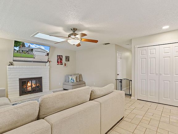 5th image of 757 Clemens Ct