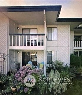 1st image of 6625 Lakeview Drive NE #B201