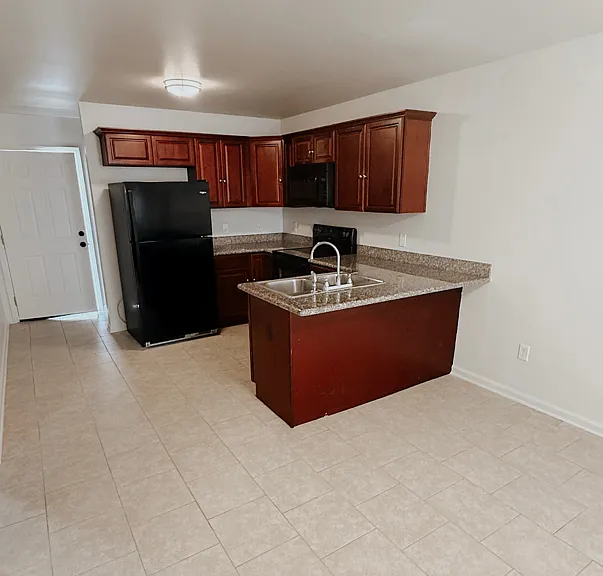 1712 Ridgefield Ave #B — Photo 1