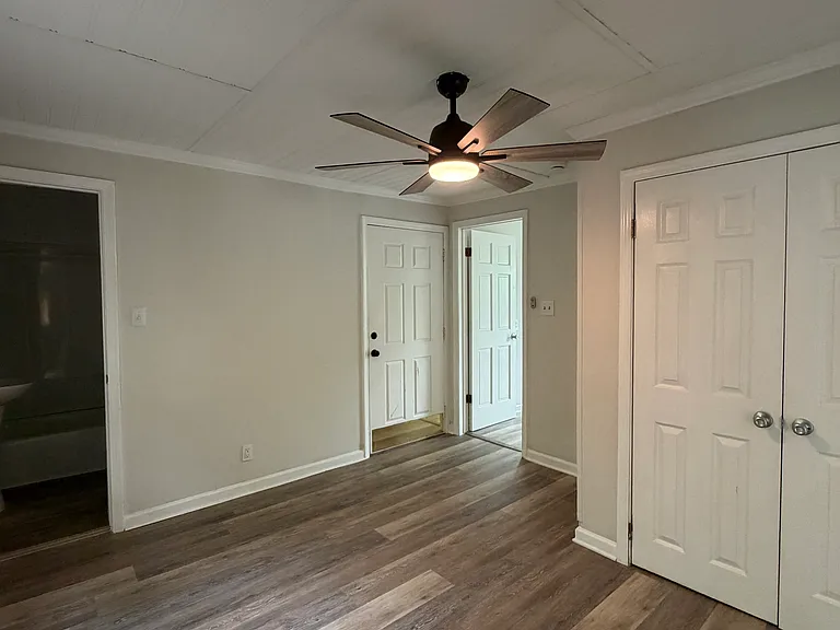 3112 Henry St — Photo 8