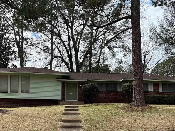1 Holiday Ln, Texarkana, TX 75503