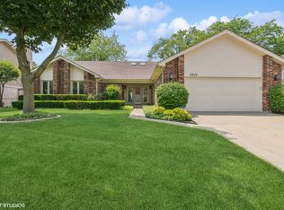 2250 Phillips Dr, Glenview, IL 60026