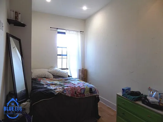 Rented by Blue Egg Realty Corp | media 10