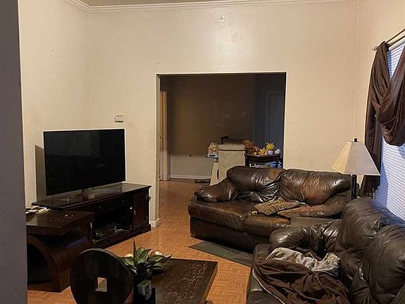 2nd image of 656 Lincoln Ave