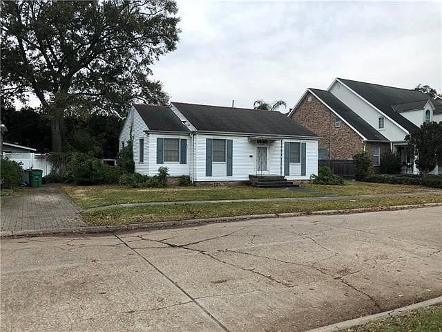 1st image of 242 Glenwood Dr