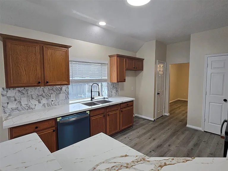1806 Laurel Bay Dr — Photo 7