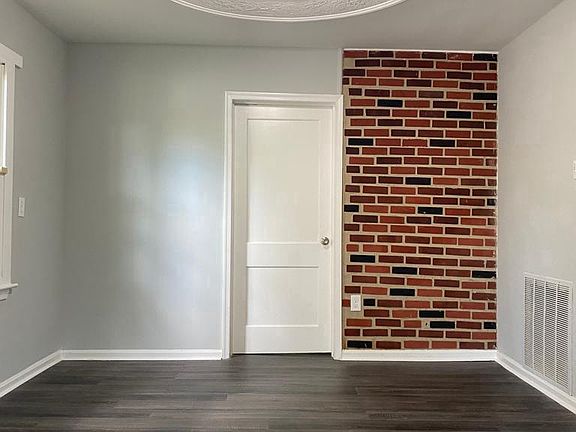 3rd image of 24 Chamber Ave