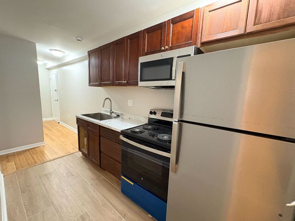 1300 Congress St SE #3