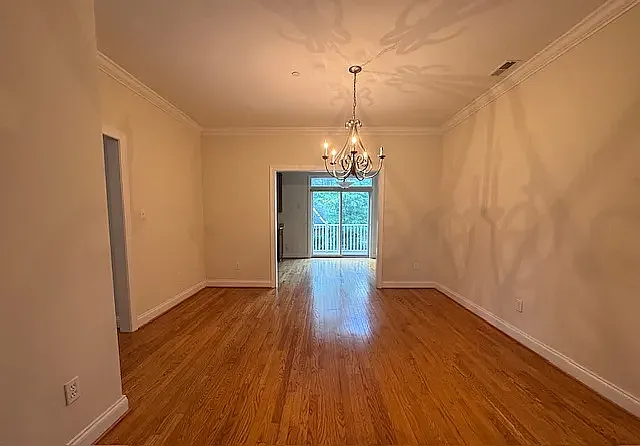 748 Moore Ave — Photo 36