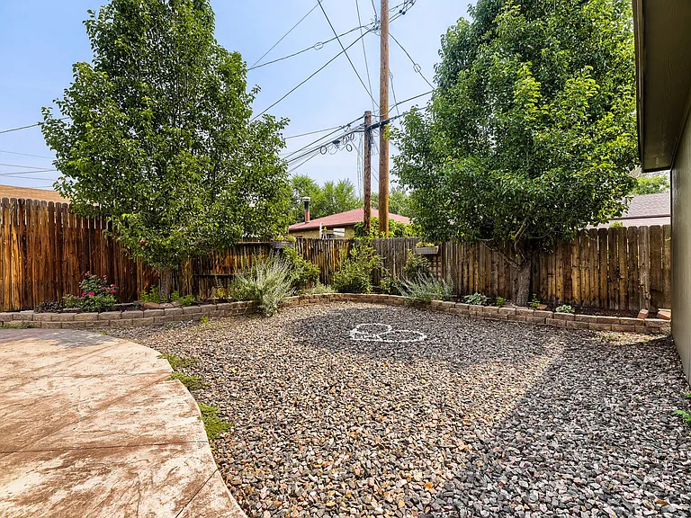 1326 S Clay St — Photo 24