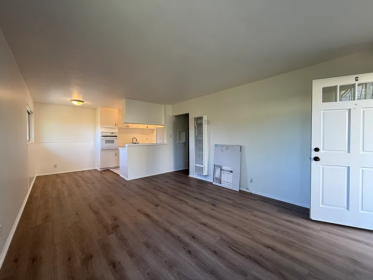1 Shelley Dr #C — Photo 4