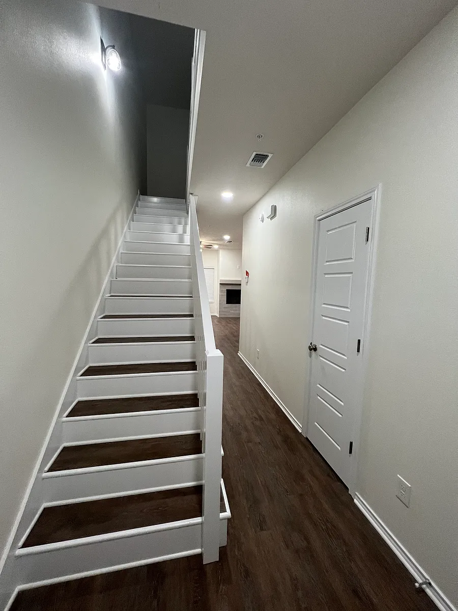 Building Photo - 3927 Brynlee Cir #1