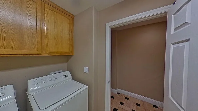 1692 Woodhaven Cir — Photo 87