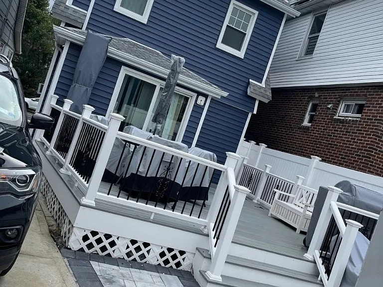 1657 Yates Ave — Photo 2