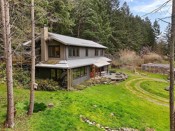 3rd image of 594 Horton Bay Rd