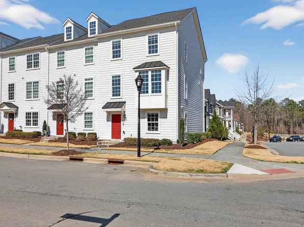 1221 Bradburn Dr, Durham, NC 27713