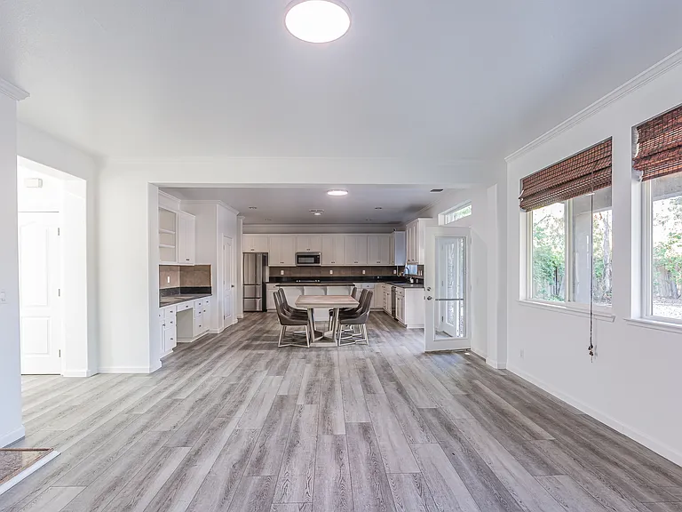2337 N Silvervale St — Photo 68
