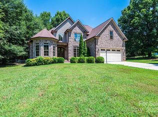 1019 30th Avenue Ln NE, Hickory, NC 28601