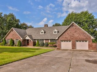 124 Woodcliff Rd, Springdale, AR 72764