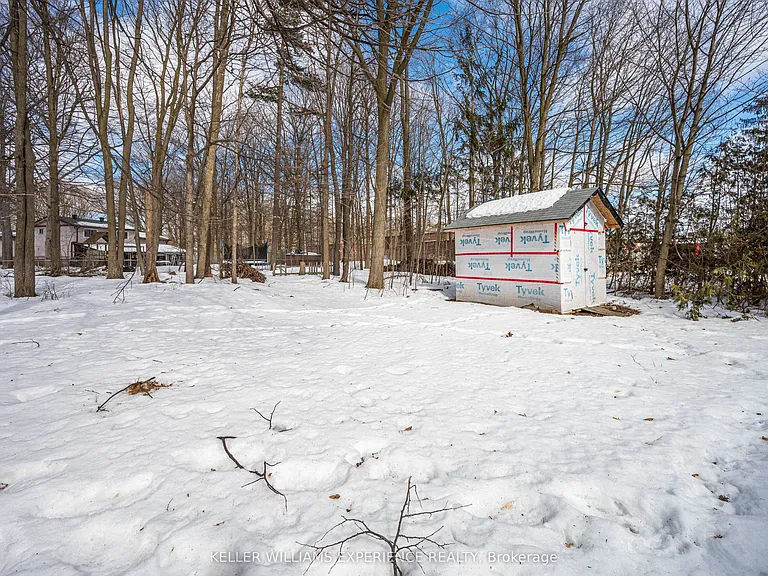 52 Cundles Rd E #UPPER — Photo 15